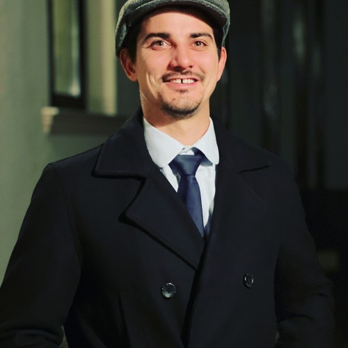 Alex R.