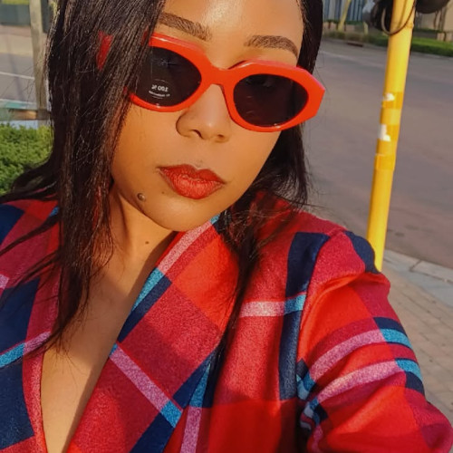 Leona D. profile photo