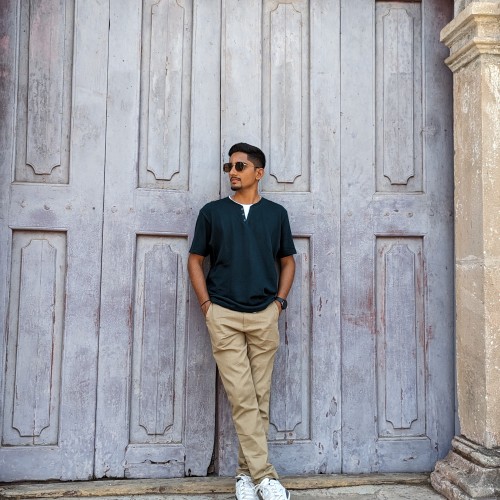 Jayveer V.