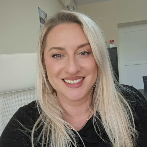 Tena J. profile photo