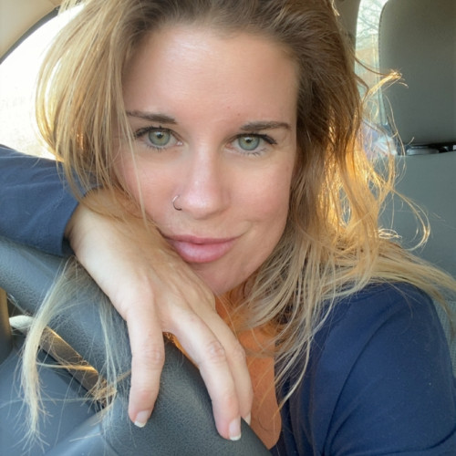 Carrie  M. profile photo