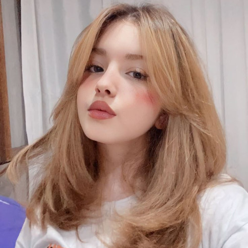Emna K. profile photo