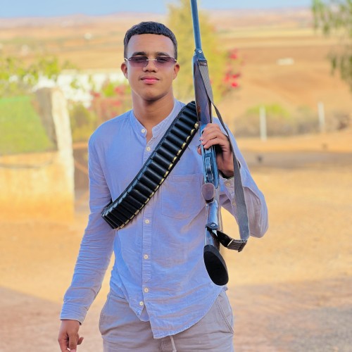 Hamid E.