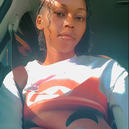 Vee W. profile photo