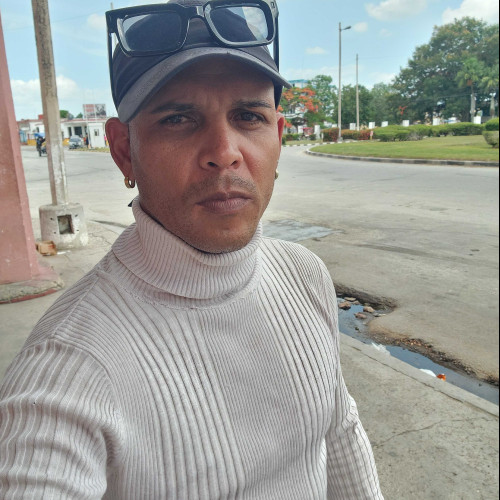 Javier R.