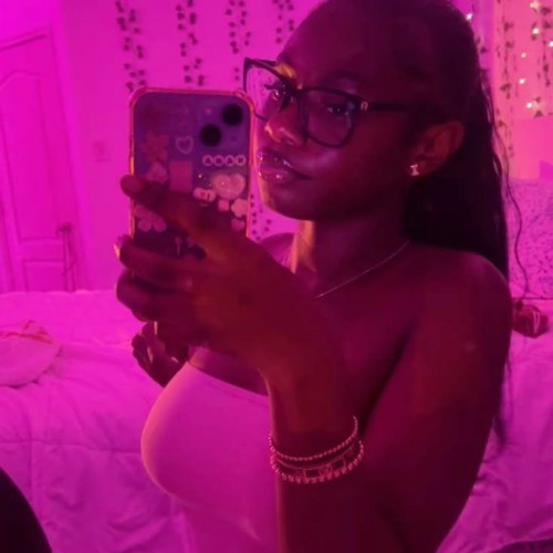 Taviana w. profile photo