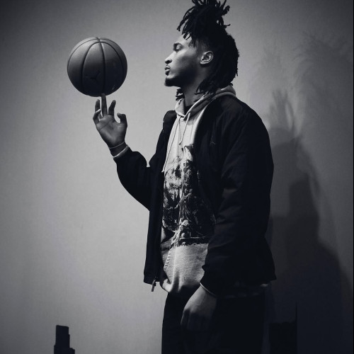 Dee D.
