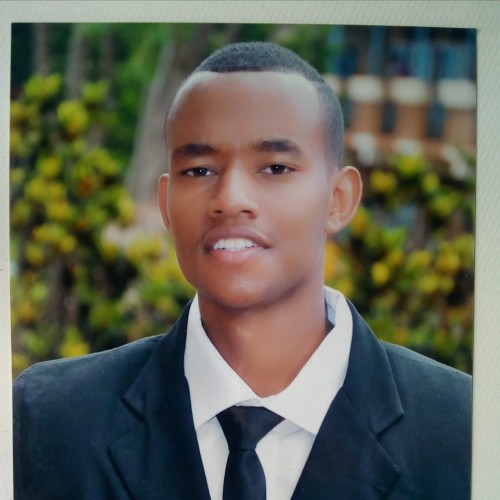 Maxmino B.