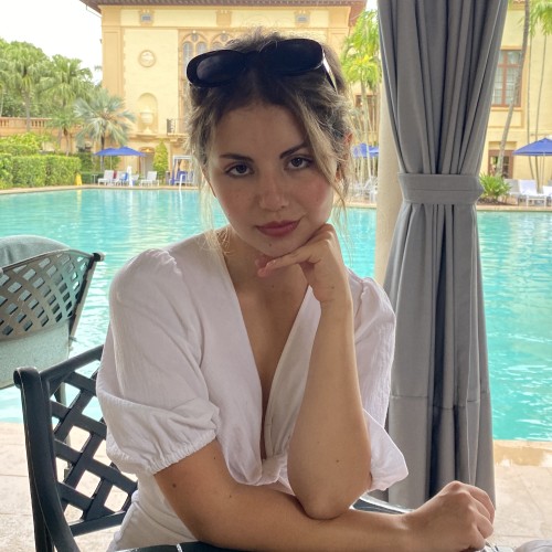 Bella P.