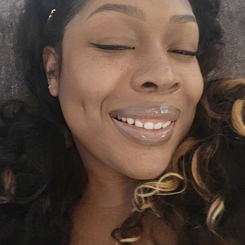 Shar H. profile photo