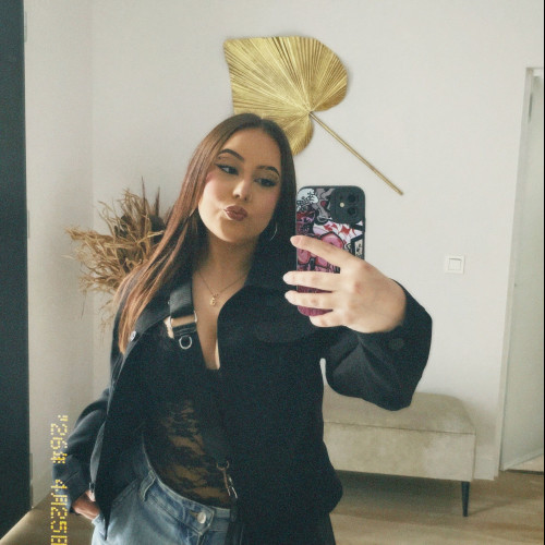 Isa C. profile photo