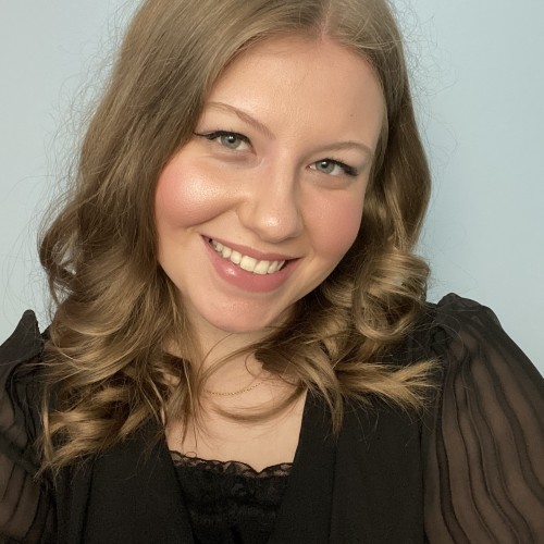 Lyndsey S.