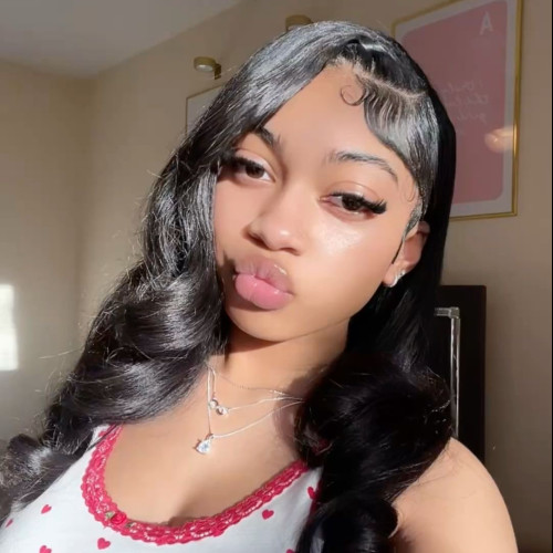Amelia  N. profile photo