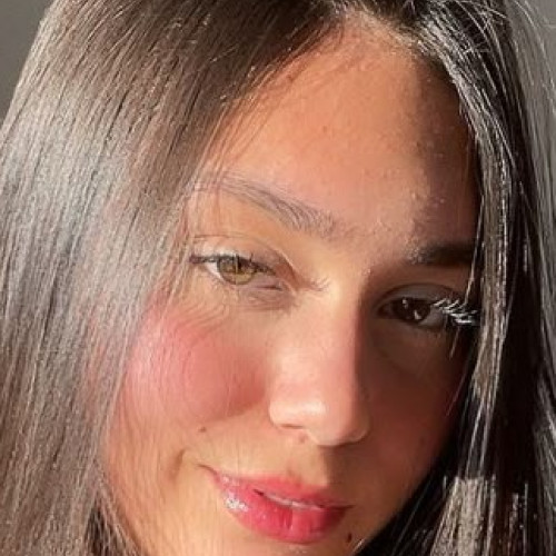 Lili D.