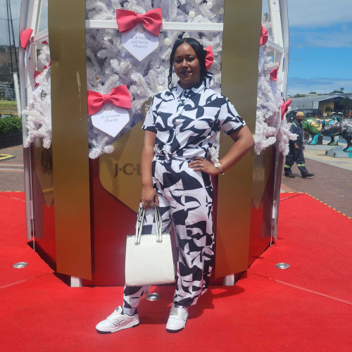 symonay m. profile photo