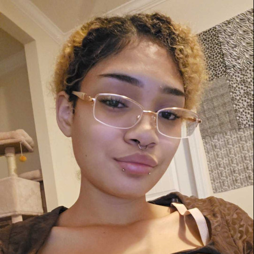 Avy J. profile photo