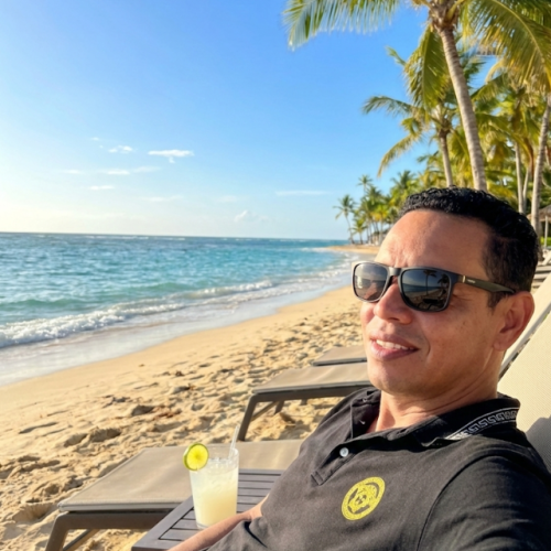 Junior R. profile photo