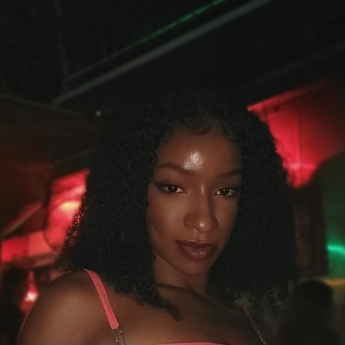 J'aliyah  T.