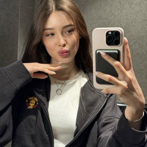 Lamiae B. profile photo