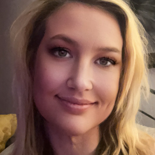 Lynne R.