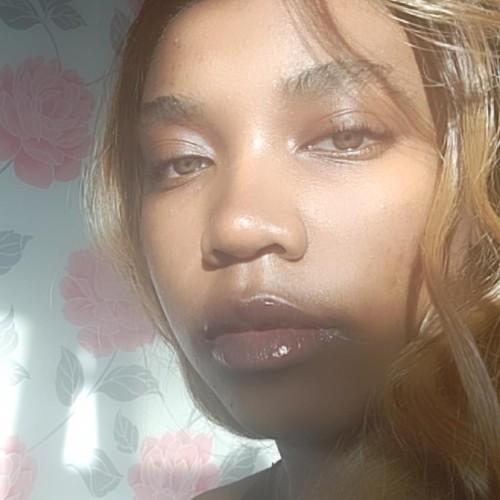 mona l. profile photo