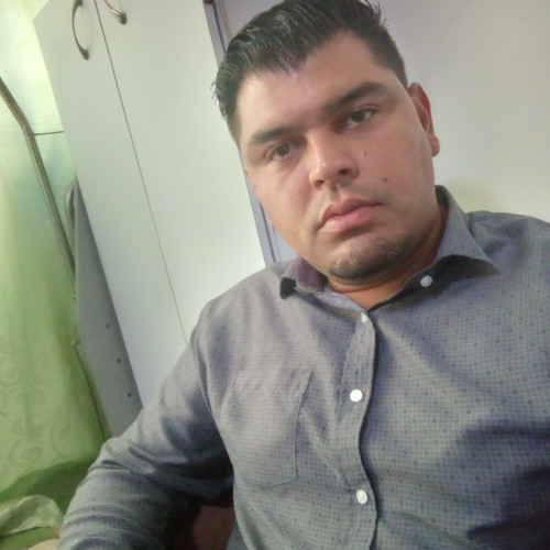 yanluis b. profile photo