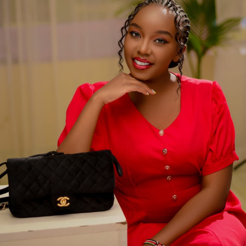 Naomy N. profile photo