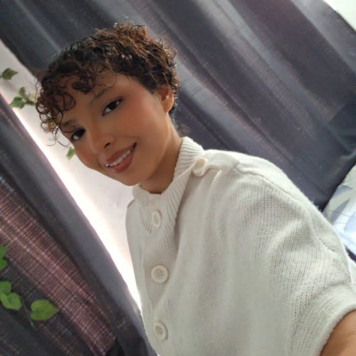 Leonela S.