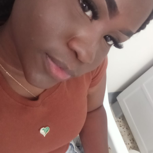 saray g. profile photo