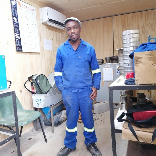 Ayanda Q.