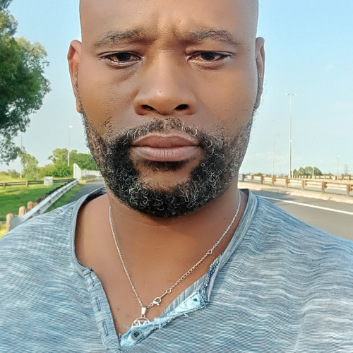 kingKe  M. profile photo