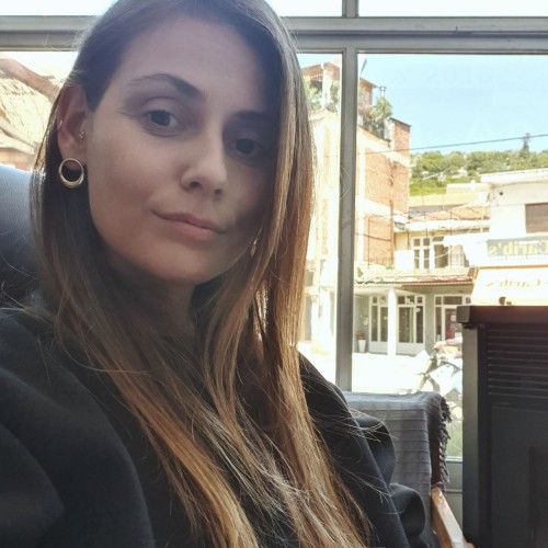 Ria G.