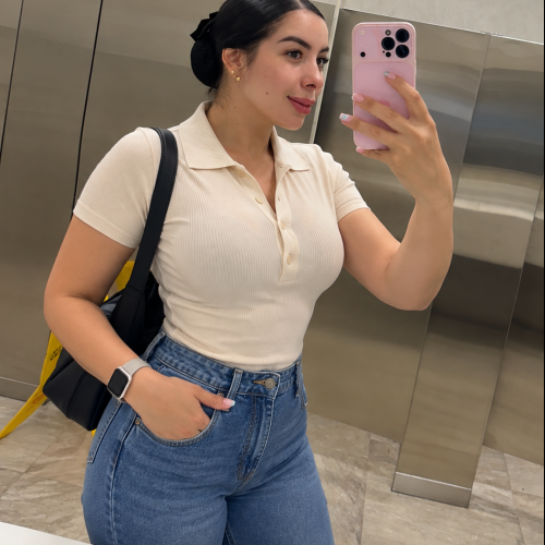 Alejandra c. profile photo
