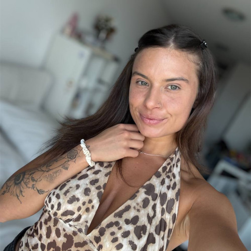 Leanne W.