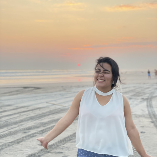 Itzel G. profile photo