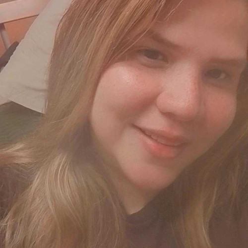 Laura v. profile photo