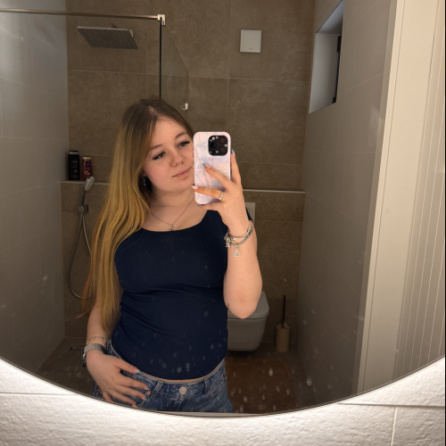 Izabella S. profile photo