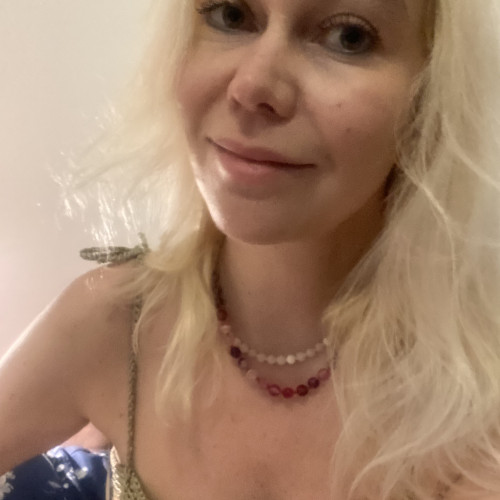 Esther W. profile photo