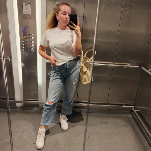 Eva B.