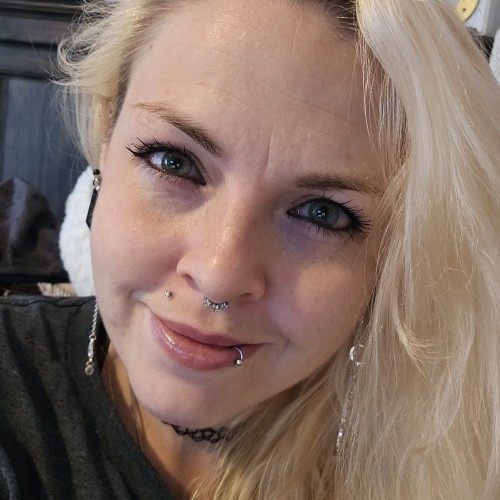 Lia L.