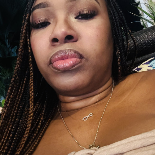 Mimi J.