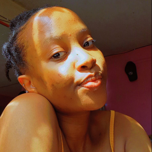 Essy1998 M. profile photo