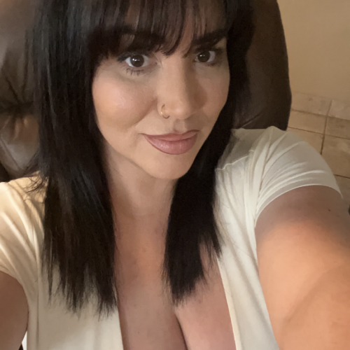 Kat F.