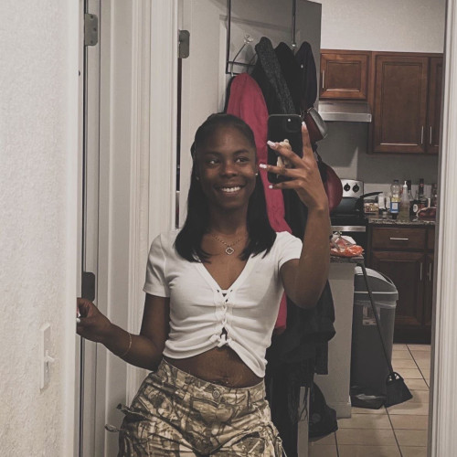 Donya B. profile photo