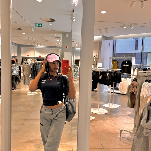 Mianda m. profile photo