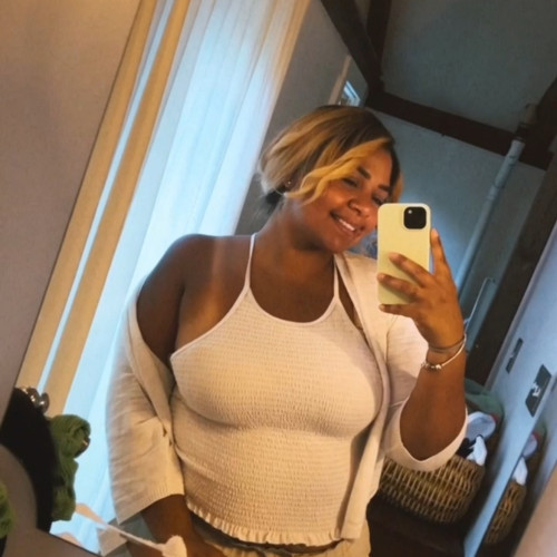 Vee D. profile photo