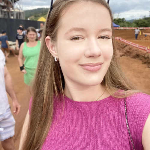Larissa V. profile photo