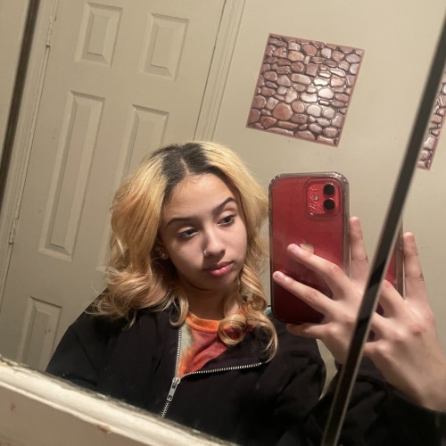 Jazlyn M.