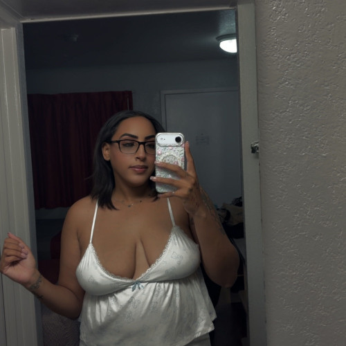 Auri M. profile photo