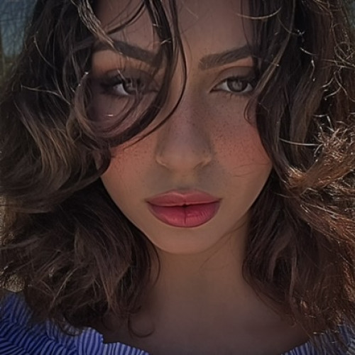 Violet  e. profile photo